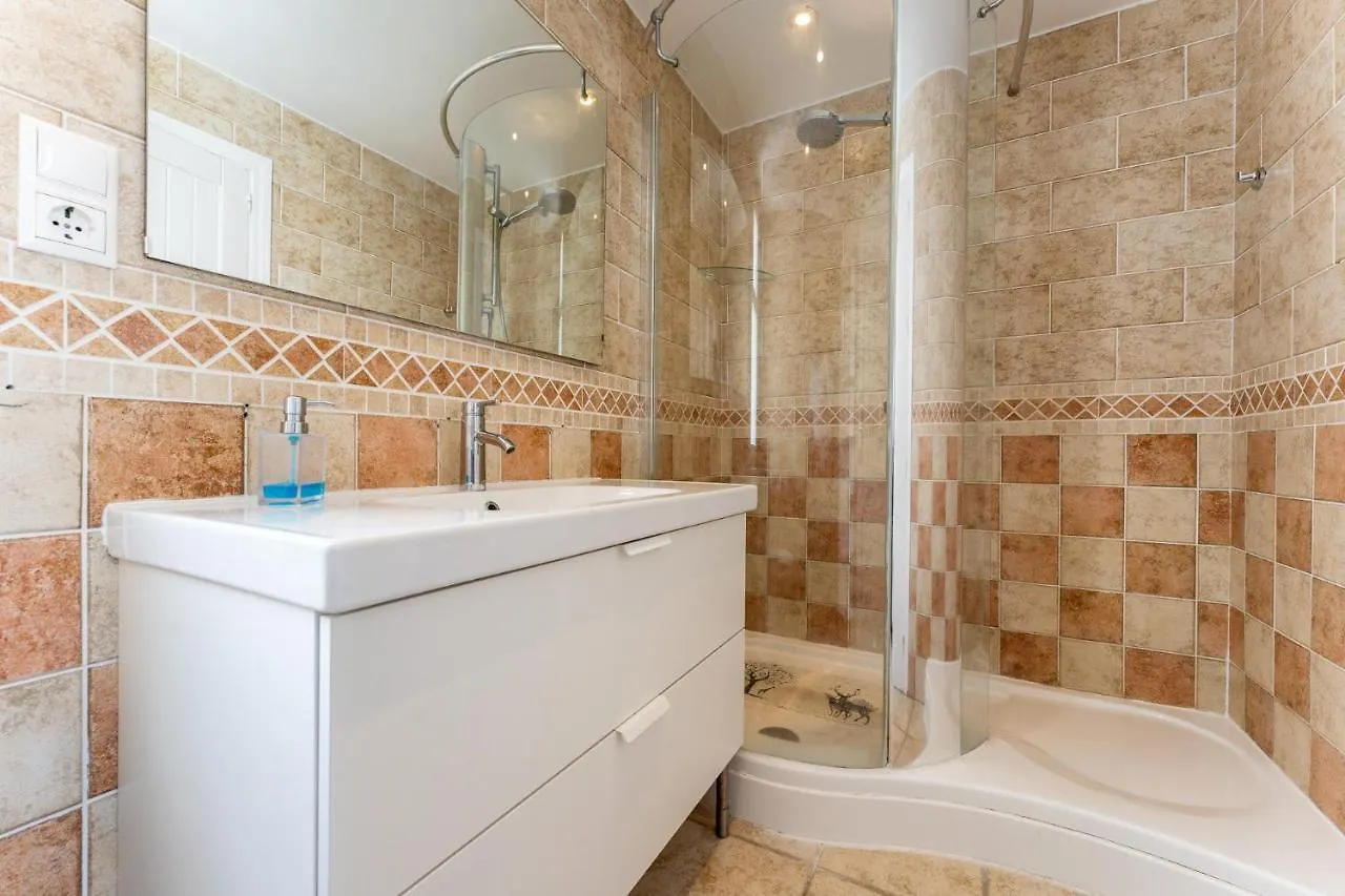 Dona Lola Micaela Beach Front Duplex 2 Bedroom Apartment - Open Sea And Beach Views Surrounded By Bars And Restaurants - Costa Del Sol - Cs199 Mijas 0*,