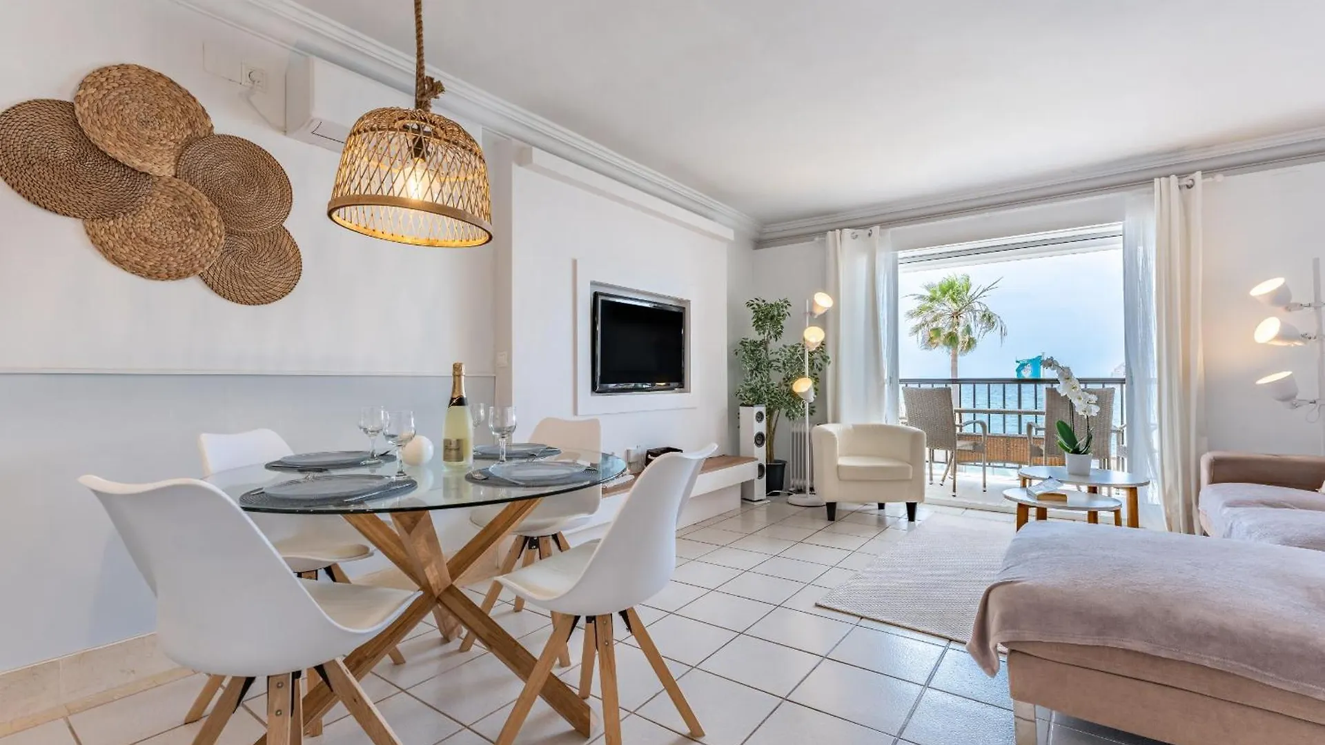 Dona Lola Micaela Beach Front Duplex 2 Bedroom Apartment - Open Sea And Beach Views Surrounded By Bars And Restaurants - Costa Del Sol - Cs199 Mijas