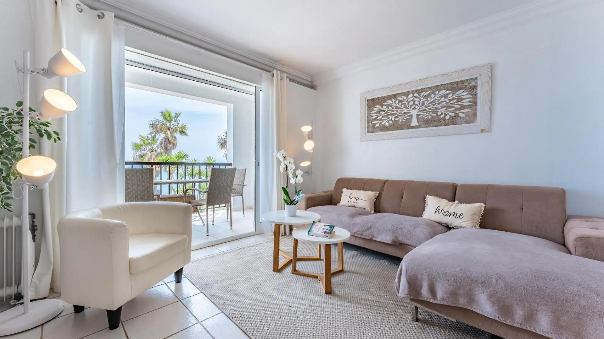 Dona Lola Micaela Beach Front Duplex 2 Bedroom Apartment - Open Sea And Beach Views Surrounded By Bars And Restaurants - Costa Del Sol - Cs199 Mijas